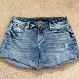 Silver Jeans Co Light Elyse Mid Rise Denim Shorts W27